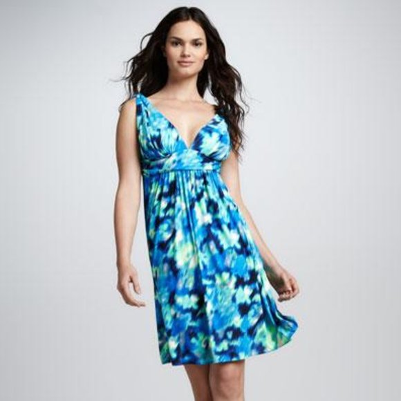 Carmen Marc Valvo Dresses & Skirts - *Carmen Marc Valvo Malawi Floral-Print Coverup Dress (Small)